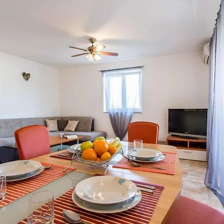 In Silo/insel Krk 13580 Apartman *
